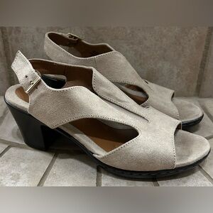 Eurosoft Vesa Slingback Sandals Size 6.5 Shiny Beige Heeled Cushioned Comfort